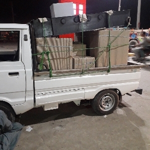 Loading Gaari